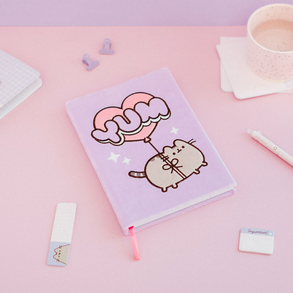 Produktbild Pusheen - Moments Plysch Anteckningsbok