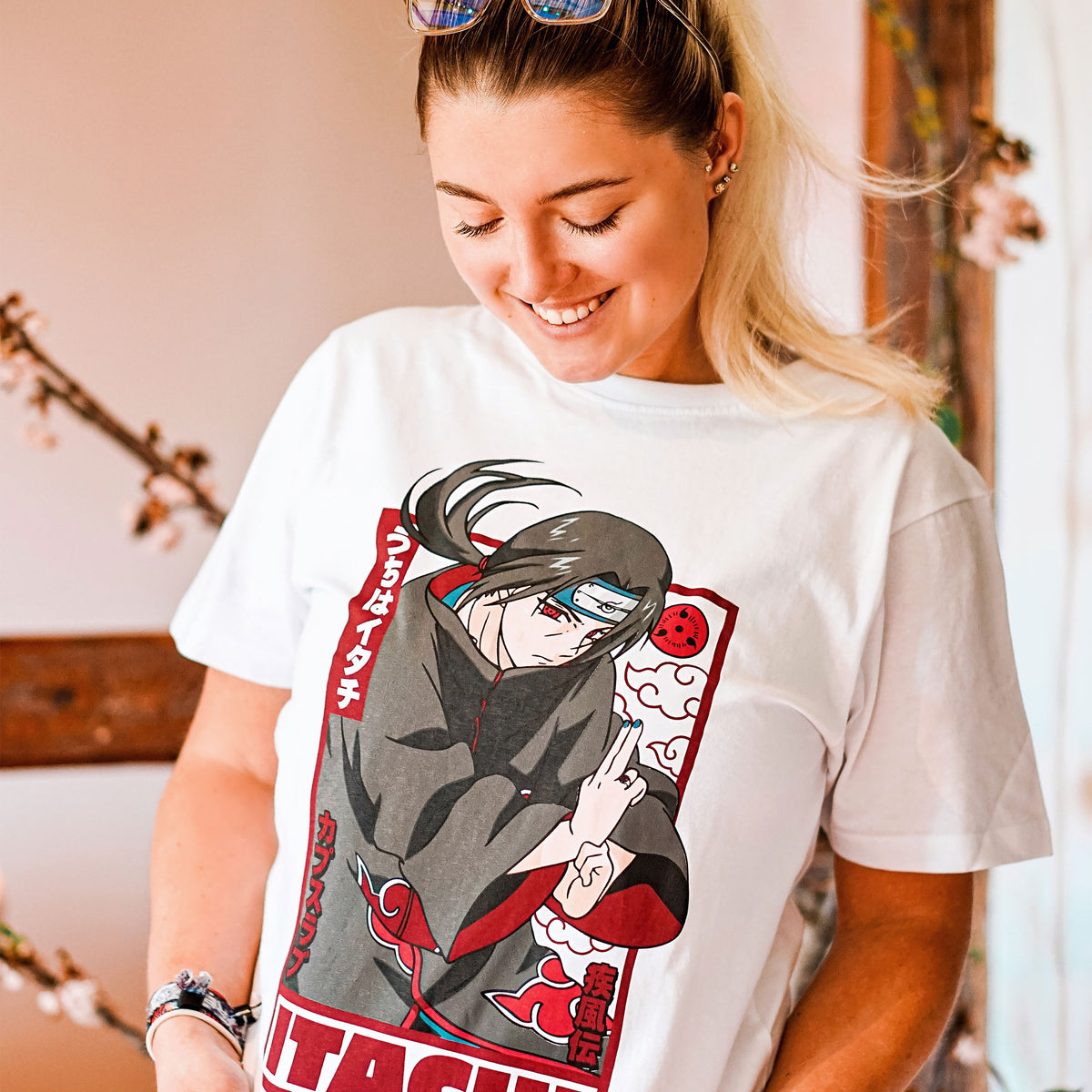 Produktbild Naruto Shippuden - Itachi T-shirt vit
