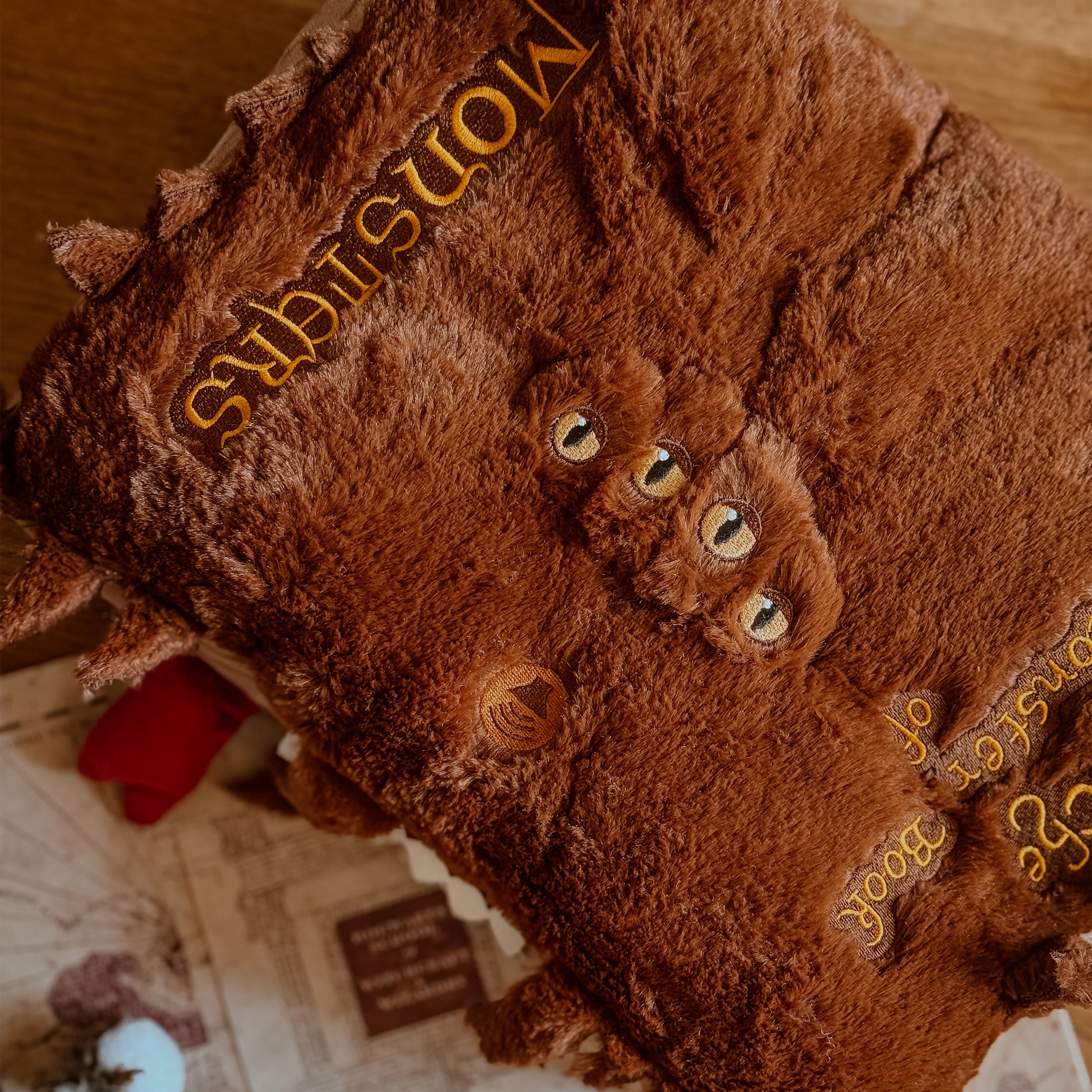 Produktbild Monster Book of Monsters plysch med ljud - Harry Potter