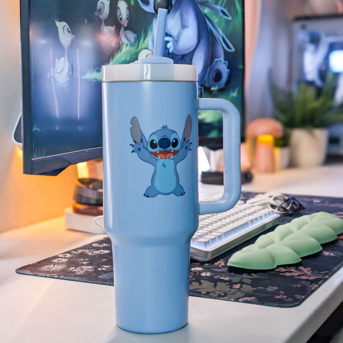 Produktbild Stitch To Go-mugg med sugrör - Lilo & Stitch