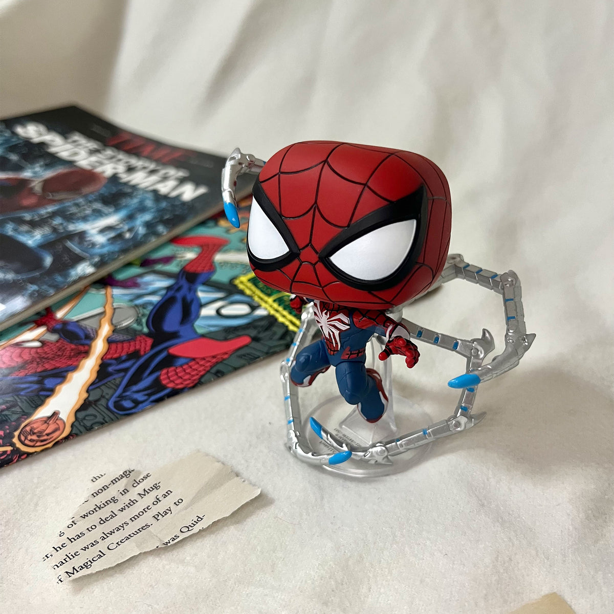 Produktbild Spider-Man 2 - Peter Parker Advanced Suit 2.0 Marvel Funko Pop Vickfigur