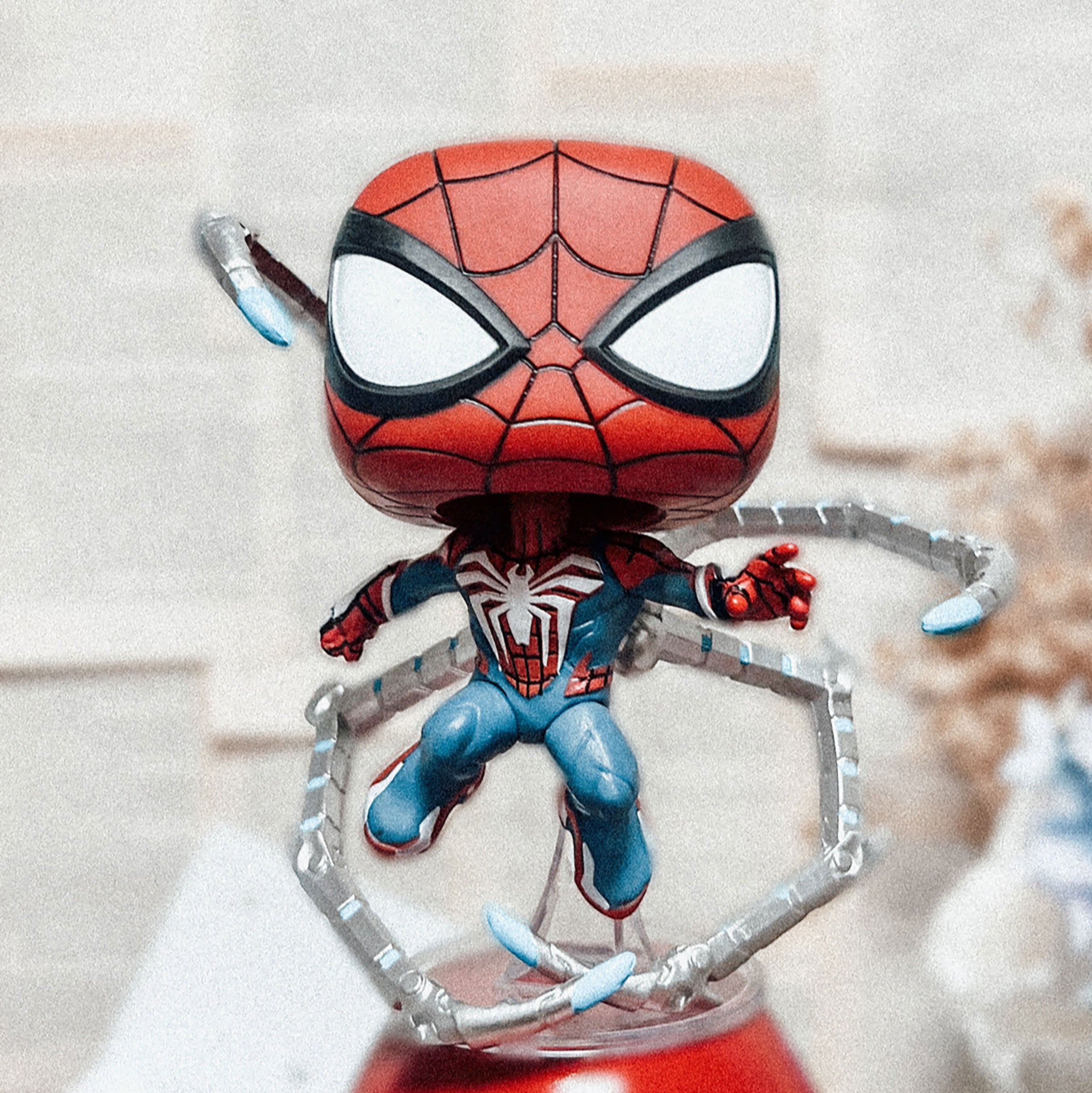 Produktbild Spider-Man 2 - Peter Parker Advanced Suit 2.0 Marvel Funko Pop Vickfigur