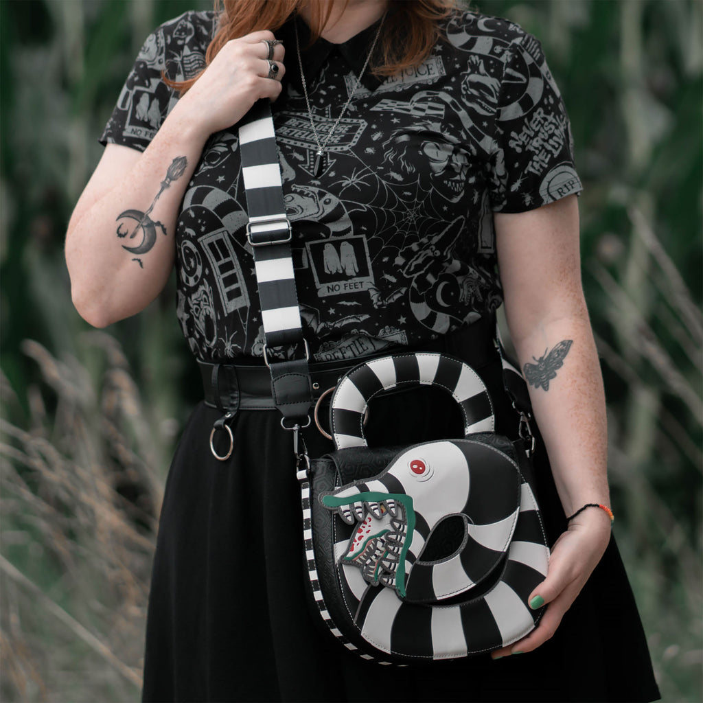 Produktbild Beetlejuice - Sandworm crossbody-väska