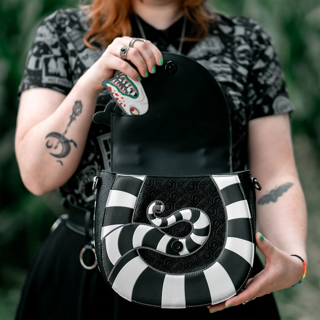 Produktbild Beetlejuice - Sandworm crossbody-väska
