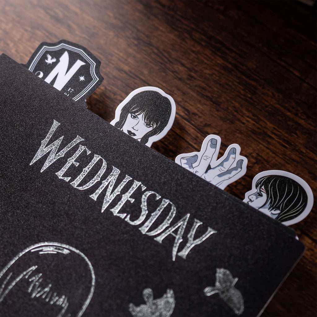 Produktbild Wednesday - Spiralbunden anteckningsbok med avdelare