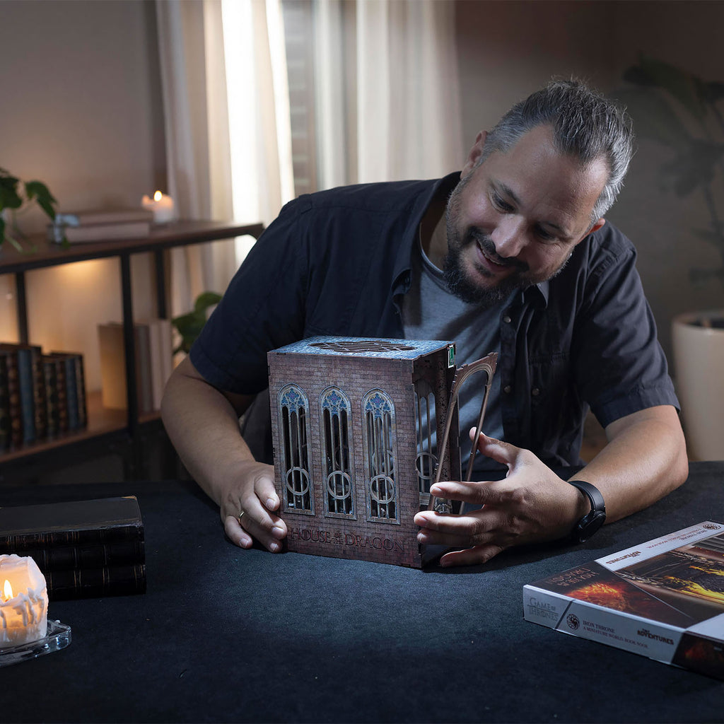 Produktbild Game of Thrones - Järntronen Book Nook modellbyggsats i trä