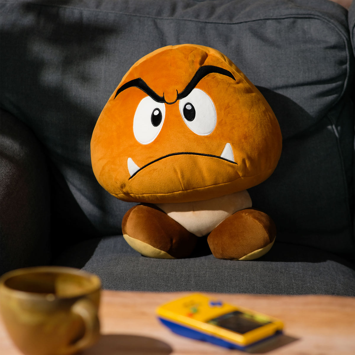 Produktbild Super Mario - Goomba Plyschfigur XL