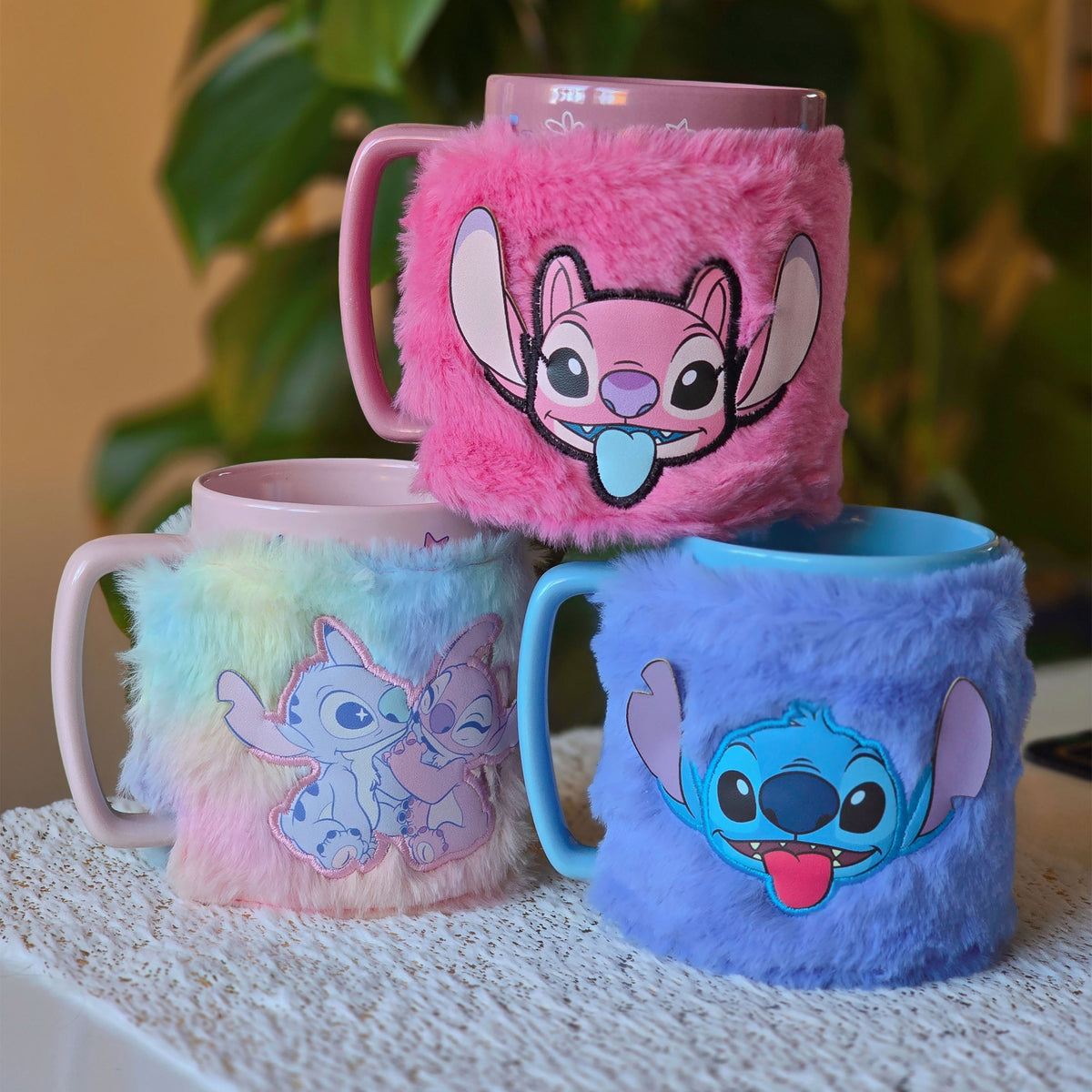 Produktbild Lilo & Stitch - Angel mugg med plyschöverdrag