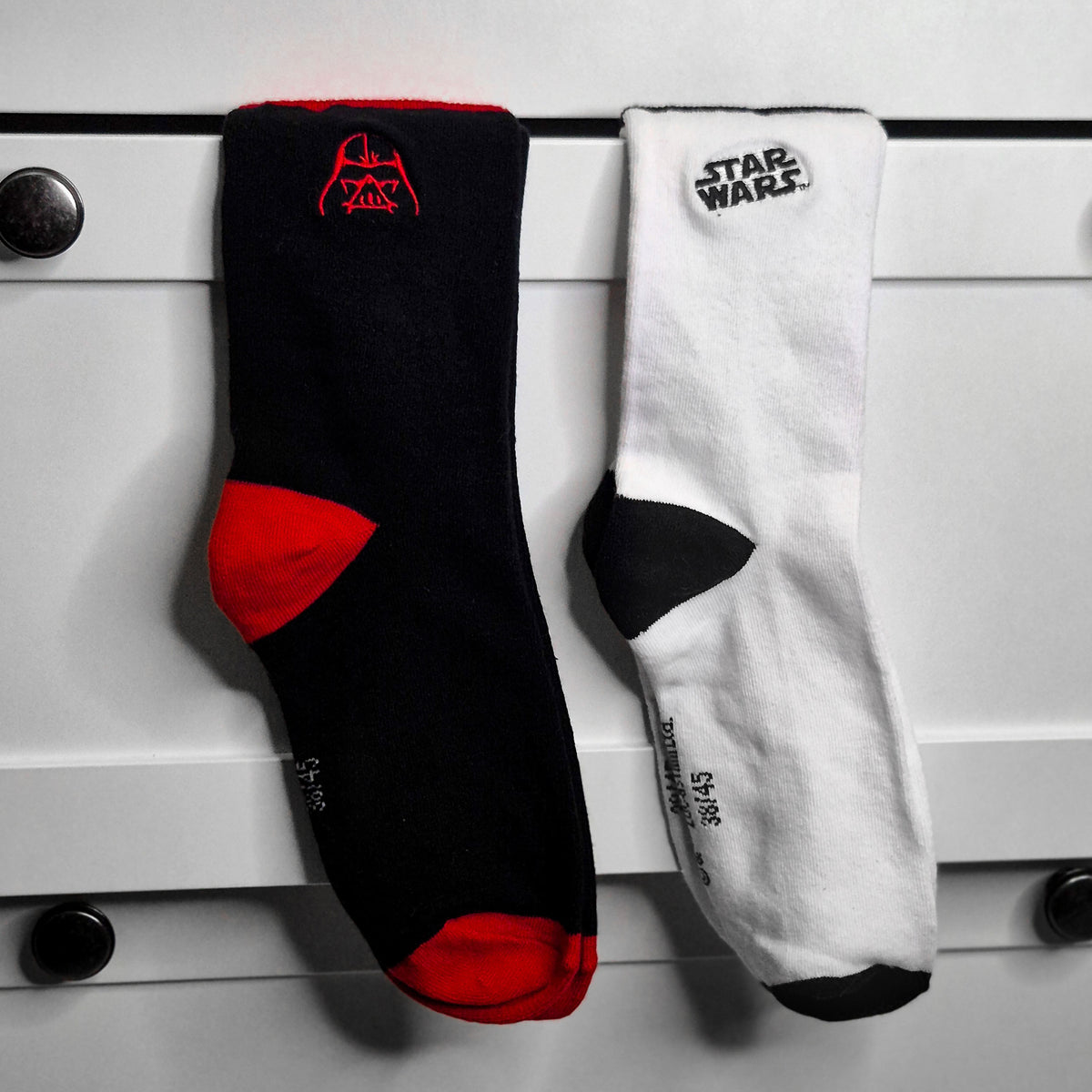 Produktbild Star Wars - Darth Vader Logo strumpor 2-pack