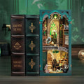 Produktbild Darkness Common Room Book Nook modellbyggsats i trä för Harry Potter-fans