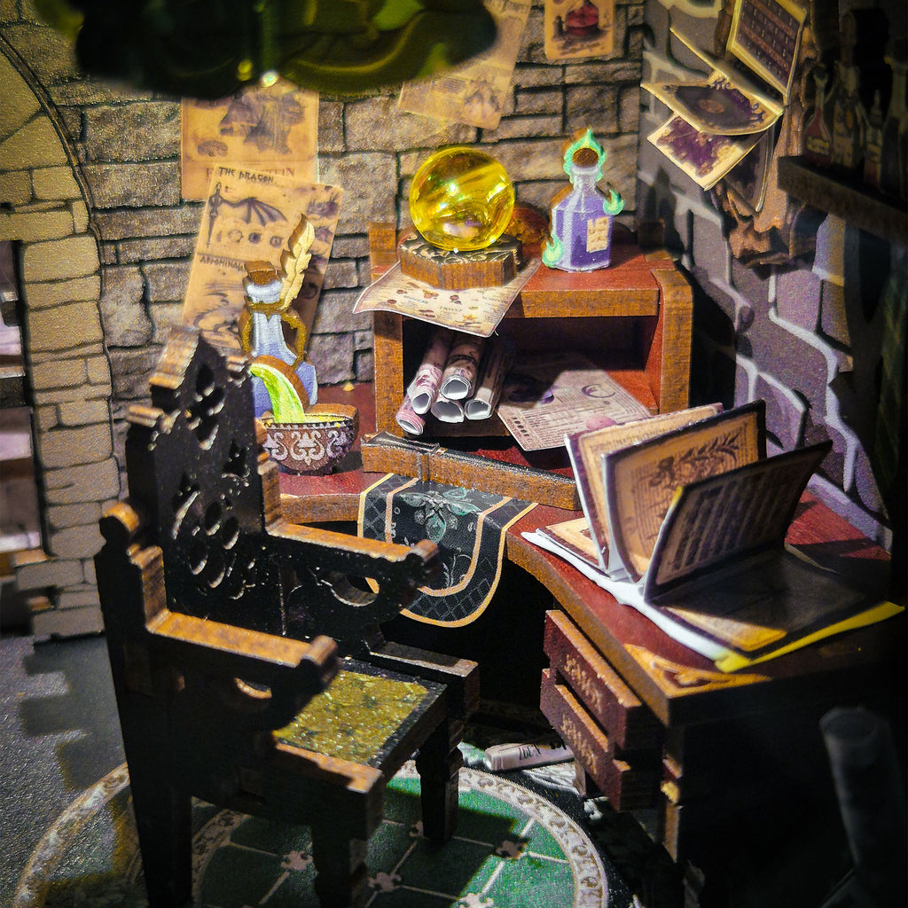 Produktbild Darkness Common Room Book Nook modellbyggsats i trä för Harry Potter-fans