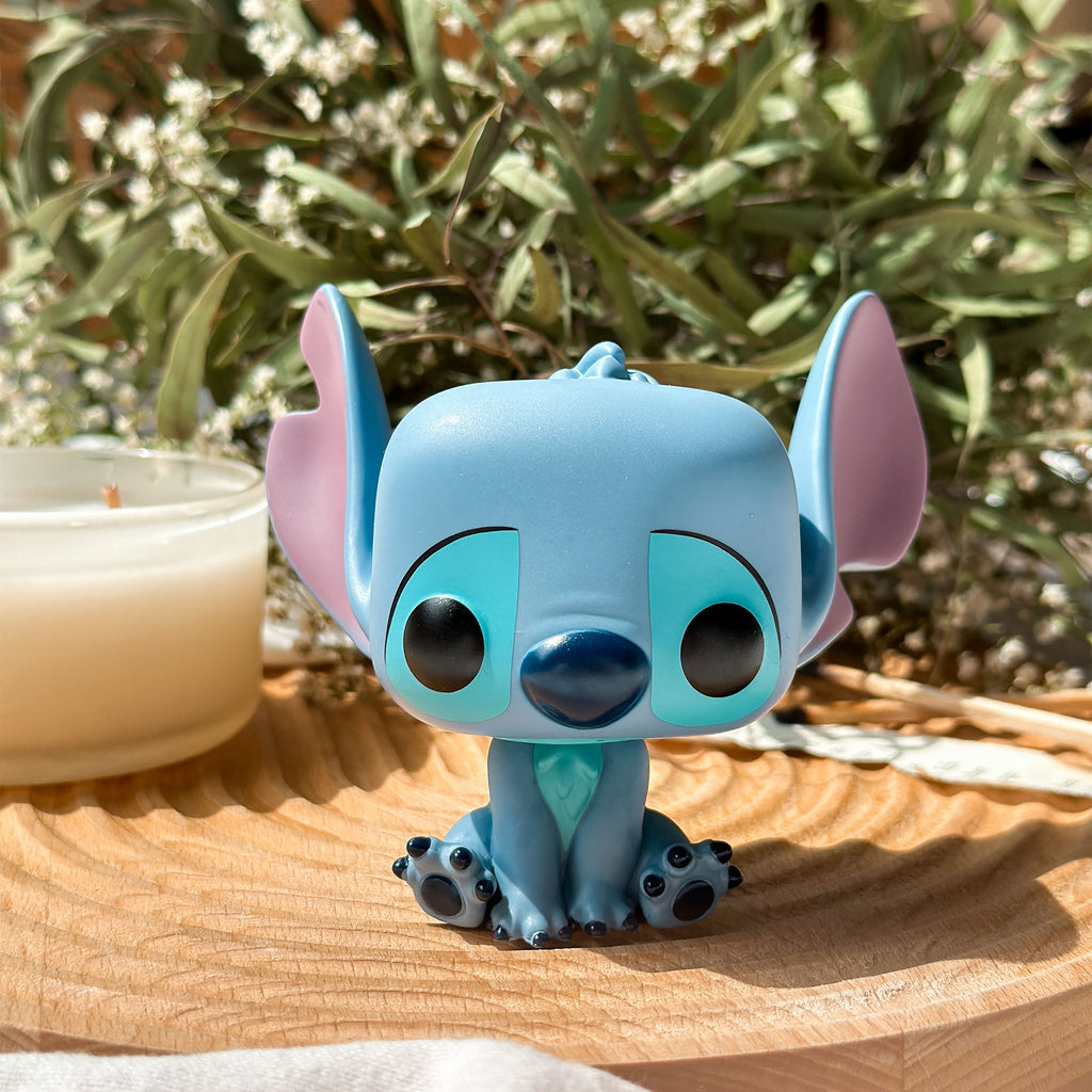 Produktbild Stitch sittande Funko Pop Figur - Lilo & Stitch