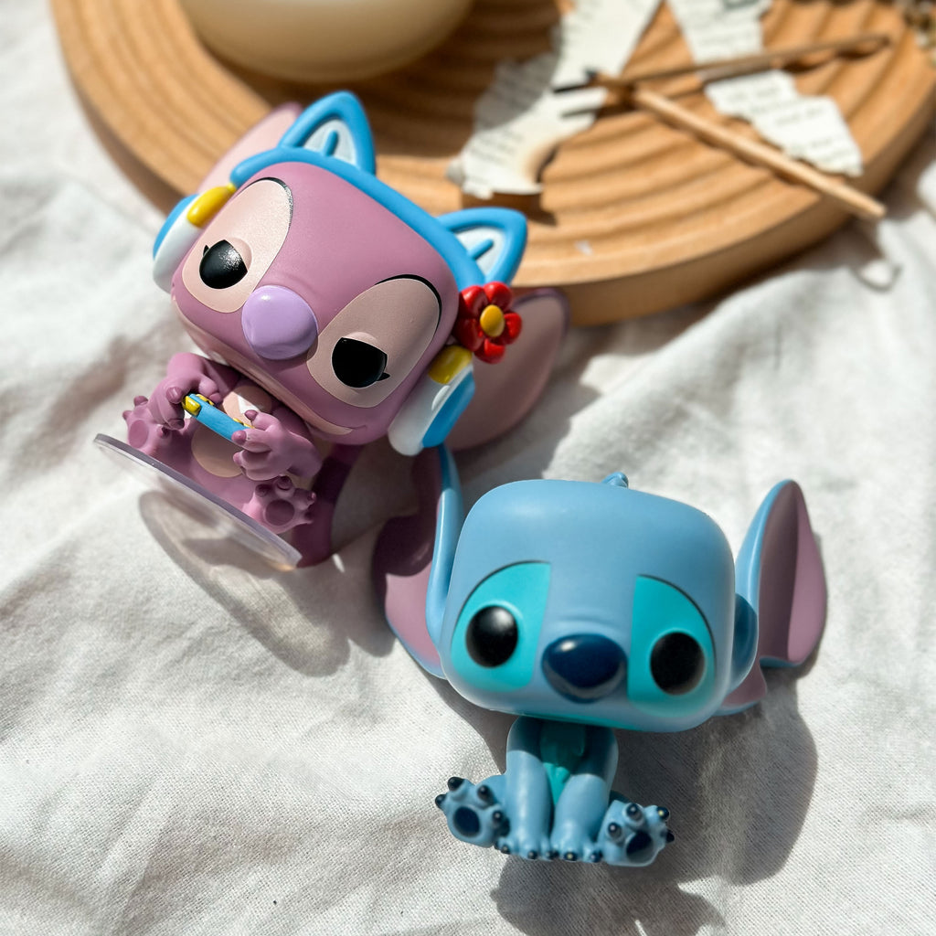 Produktbild Stitch sittande Funko Pop Figur - Lilo & Stitch