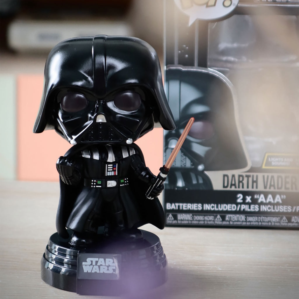Produktbild Darth Vader Funko Pop bobblehead med ljus och ljud - Star Wars