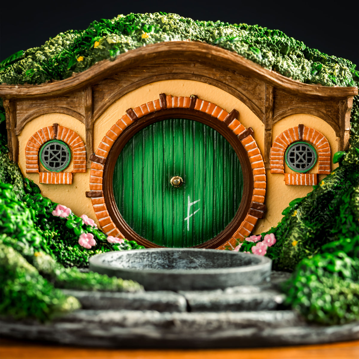 Produktbild Sagan om Ringen - Värmeljushållare diorama Hobbit-håla (Fylke)