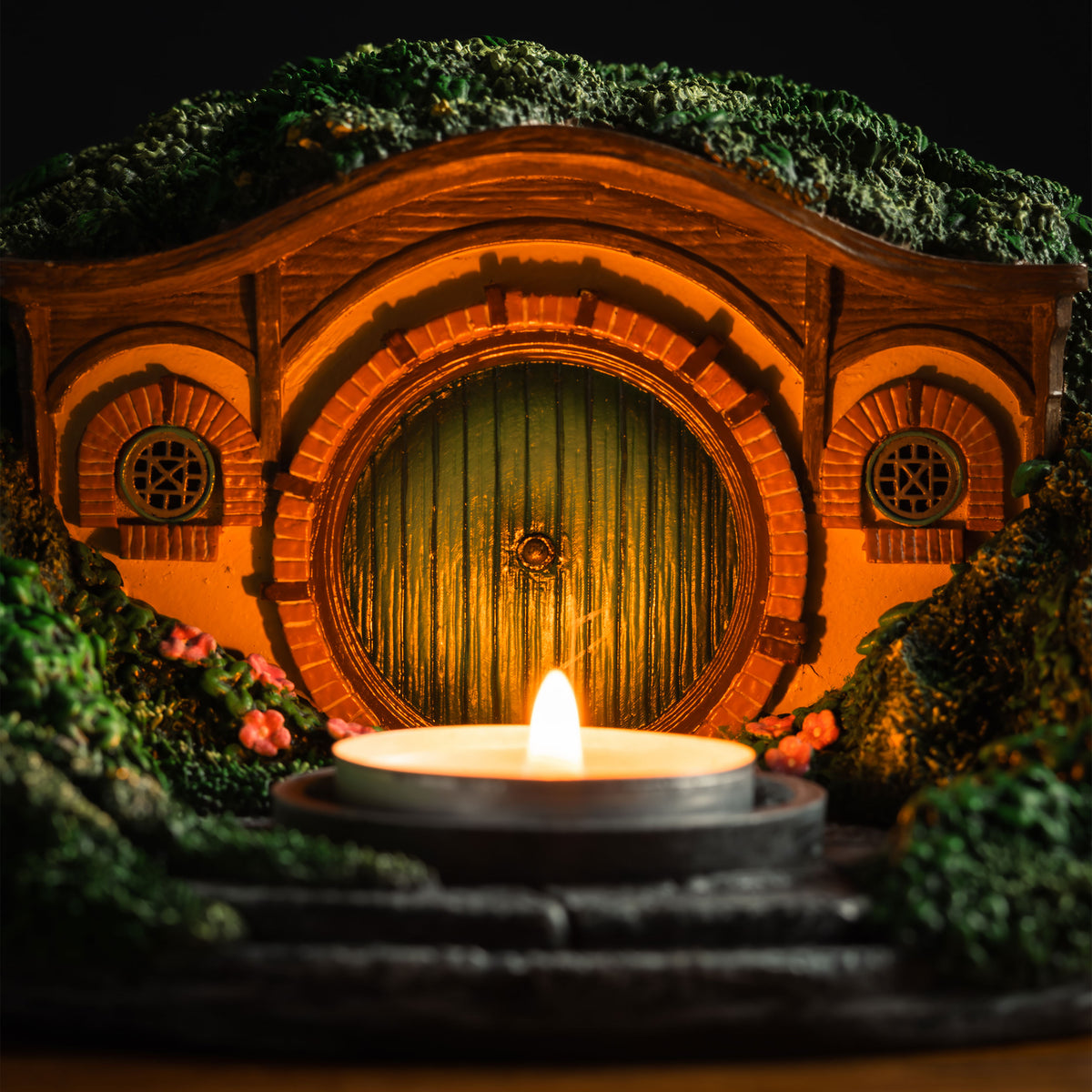 Produktbild Sagan om Ringen - Värmeljushållare diorama Hobbit-håla (Fylke)