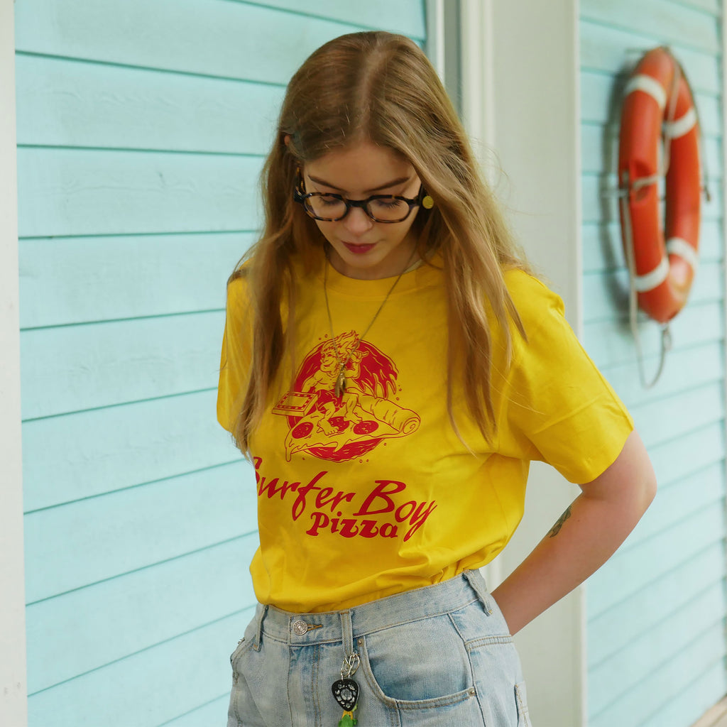 Produktbild Stranger Things - Surfer Boy Pizza T-shirt gul