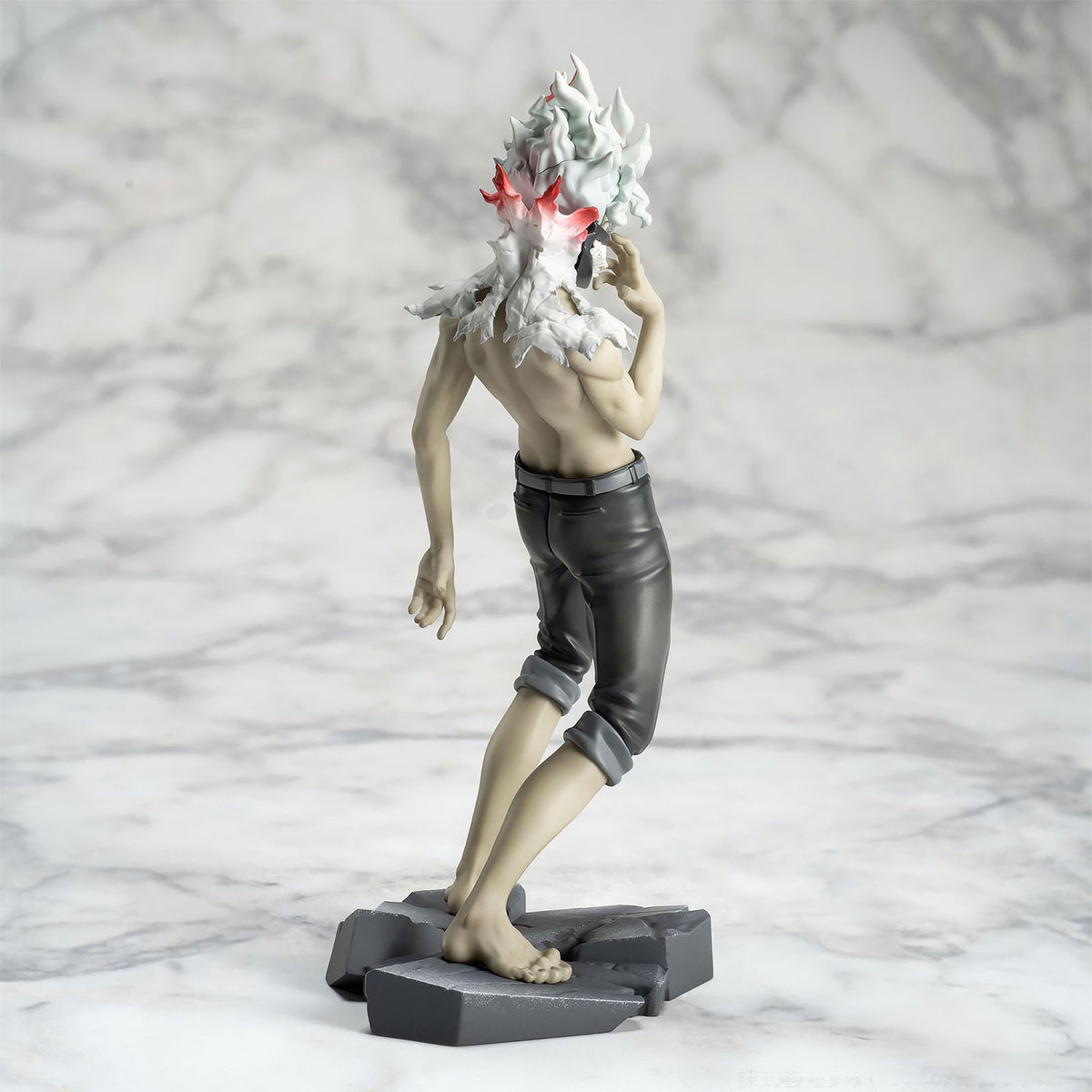 Produktbild Dandadan - Okarun (förvandlad) Vol. 2 Figur Version 1.5