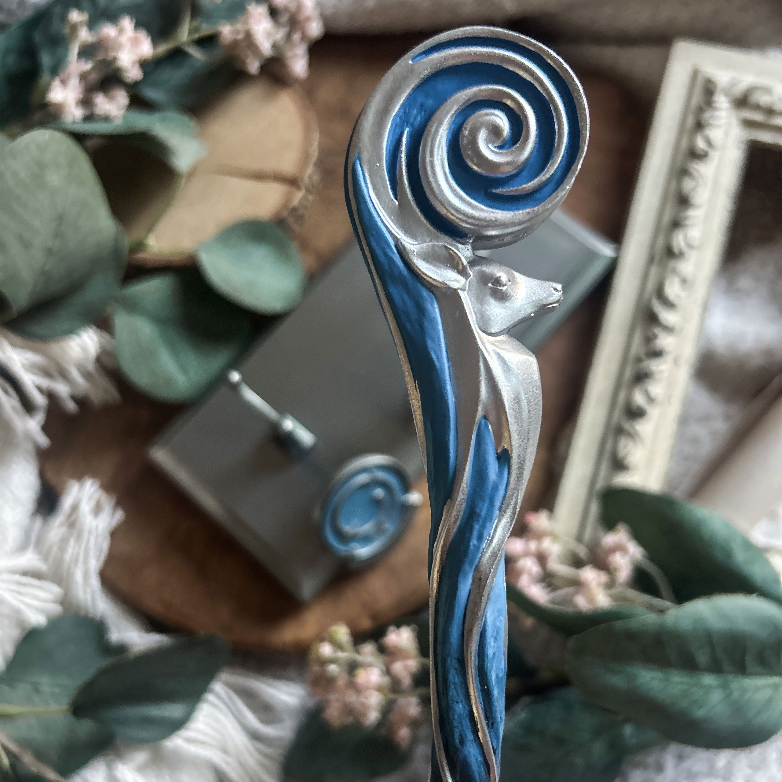 Produktbild Patronus Celebration Wand 2025 - Harry Potter Trollstav