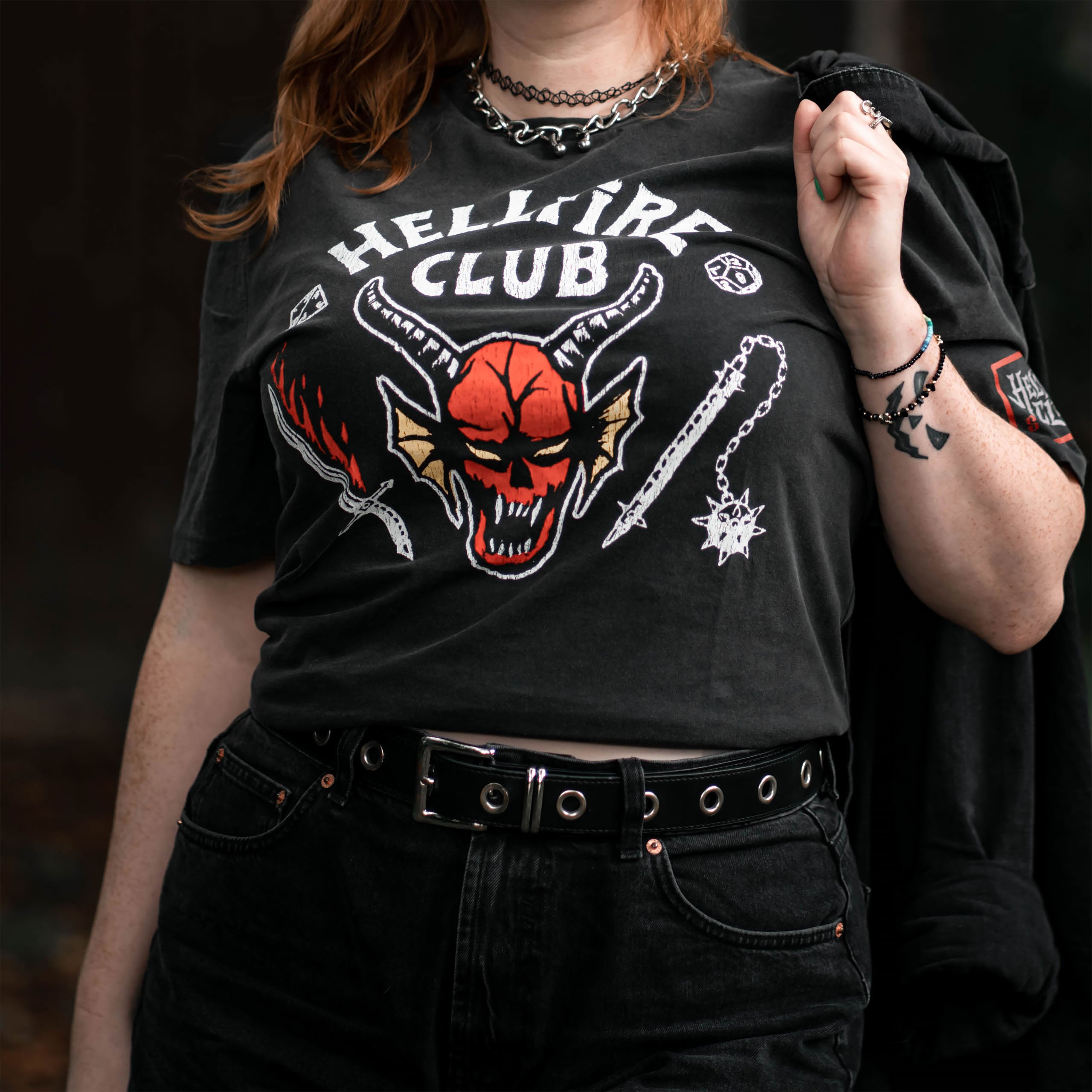 Produktbild Stranger Things - Hellfire Club T-shirt grå