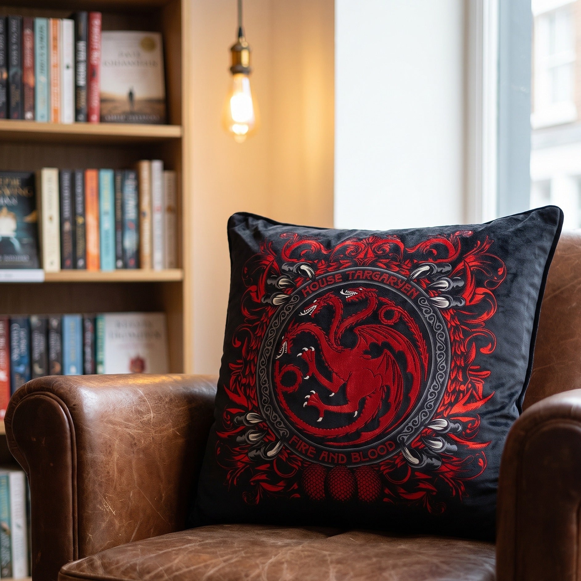 Produktbild Game of Thrones - House Targaryen Deluxe Kudde