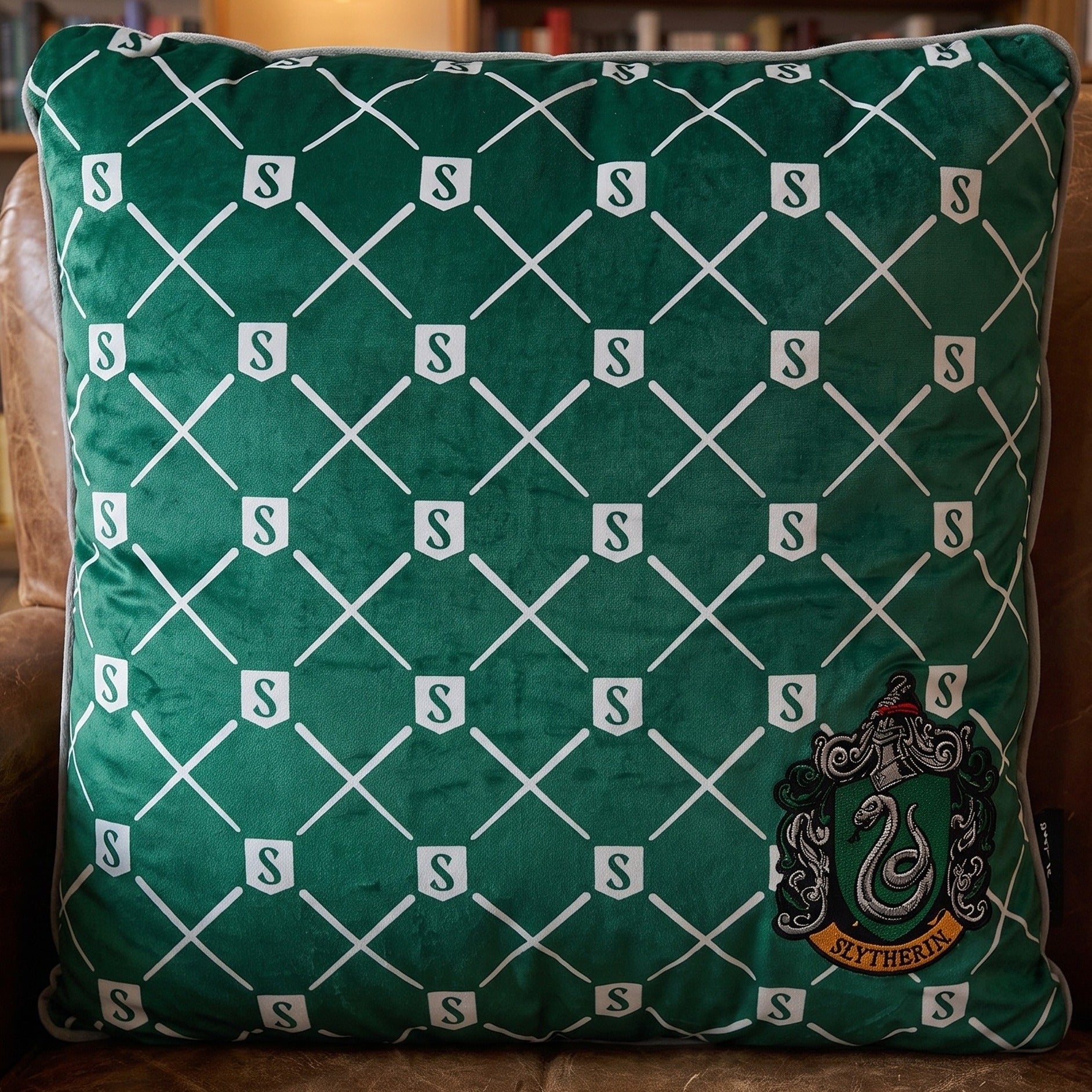 Produktbild Harry Potter - Kudde med Slytherin-logga