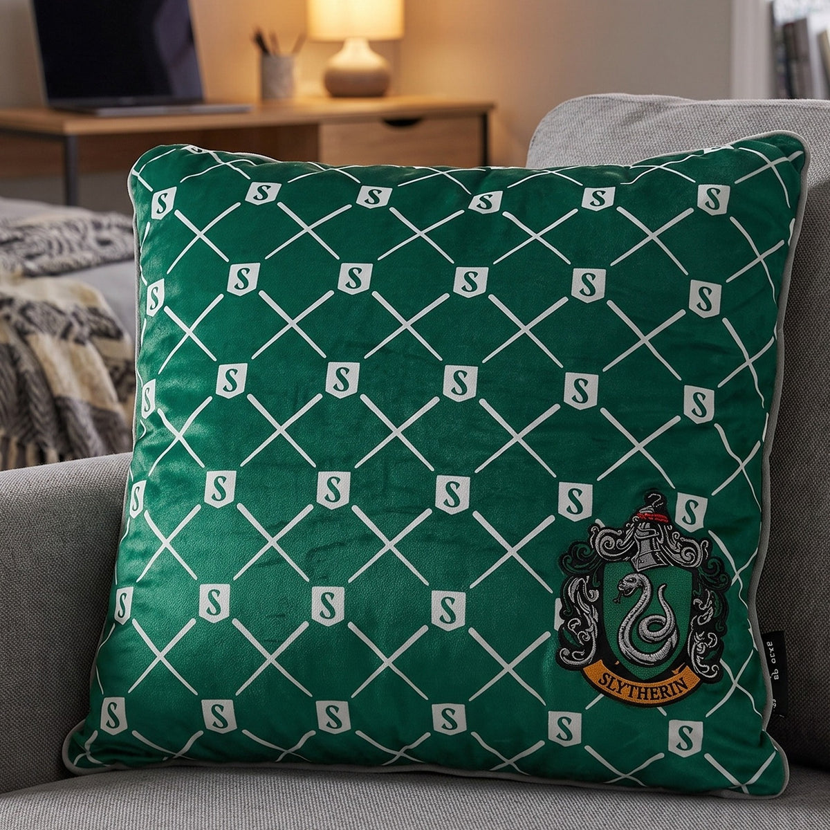 Produktbild Harry Potter - Kudde med Slytherin-logga