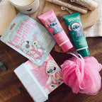 Produktbild Stitch läppbalsam och badbomb kosmetikset - Lilo & Stitch