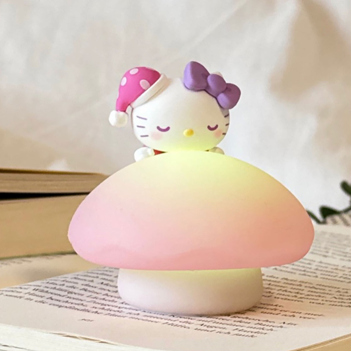 Produktbild Hello Kitty and Friends - YuMe Little Mushroom nattlampa mystery-figur