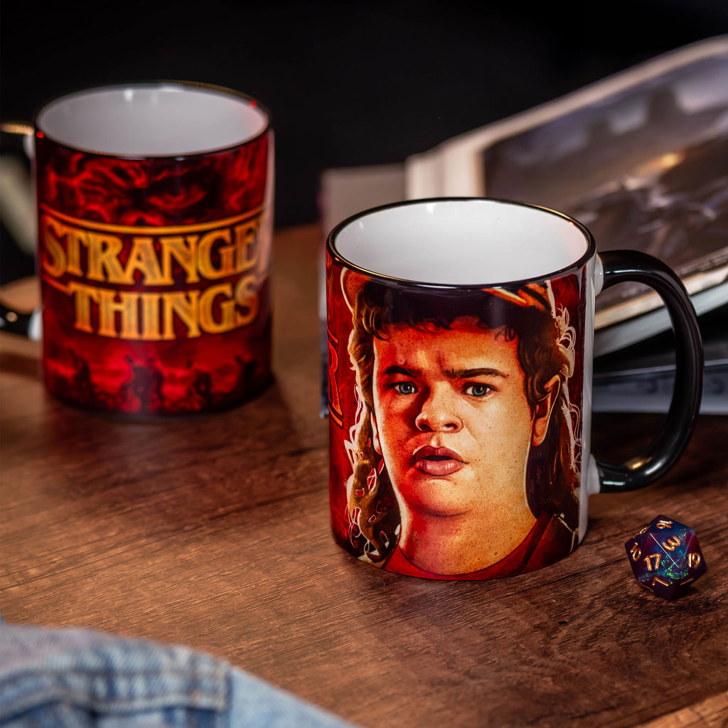 Produktbild Dustin Mugg - Stranger Things Final Season