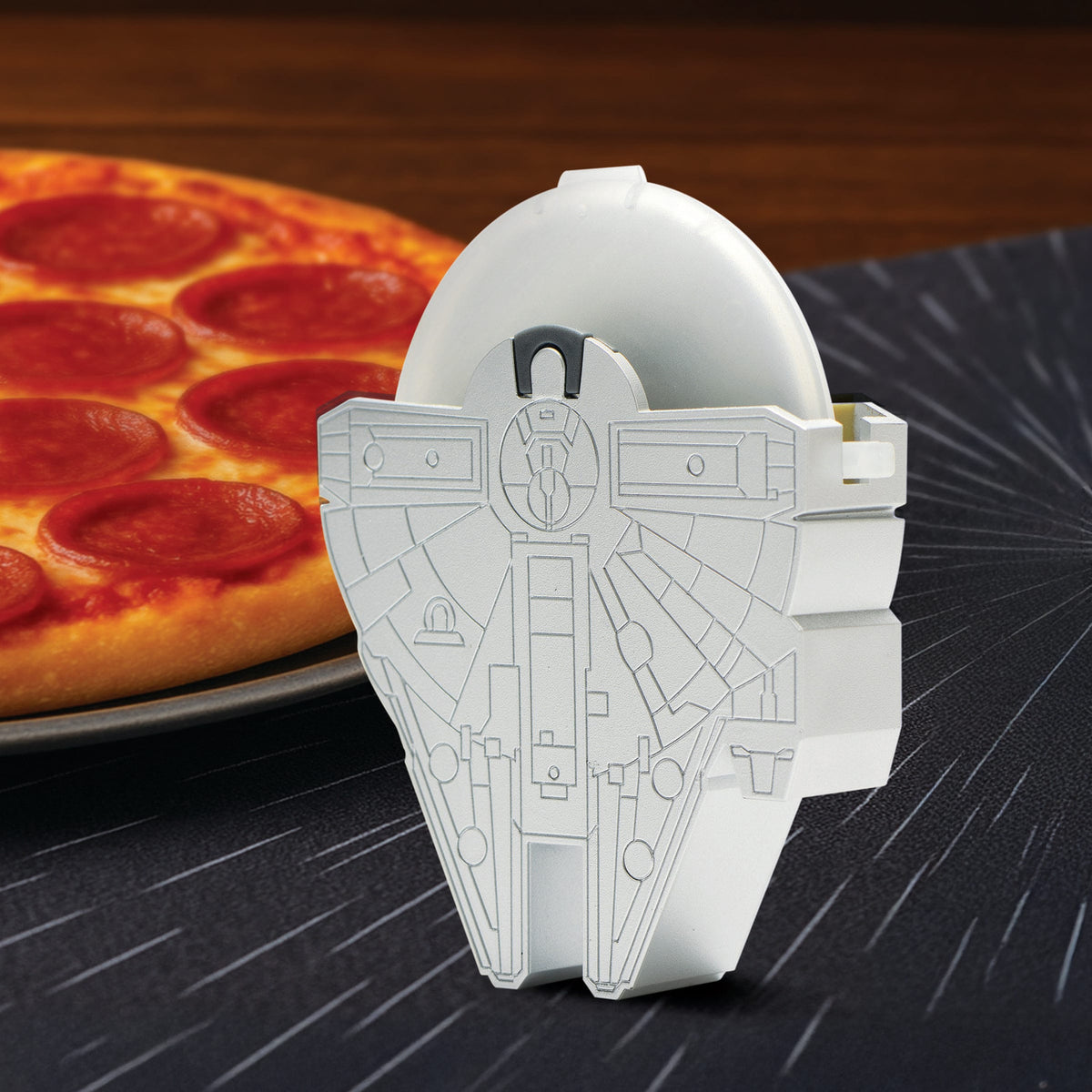 Produktbild Millennium Falcon Pizzaskärare - Star Wars