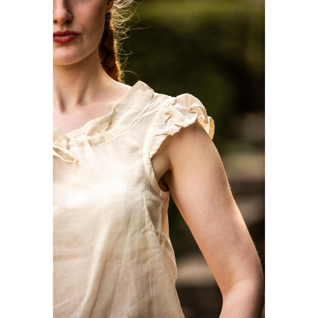 Produktbild Medeltida sommarblus Lotte med volanger beige