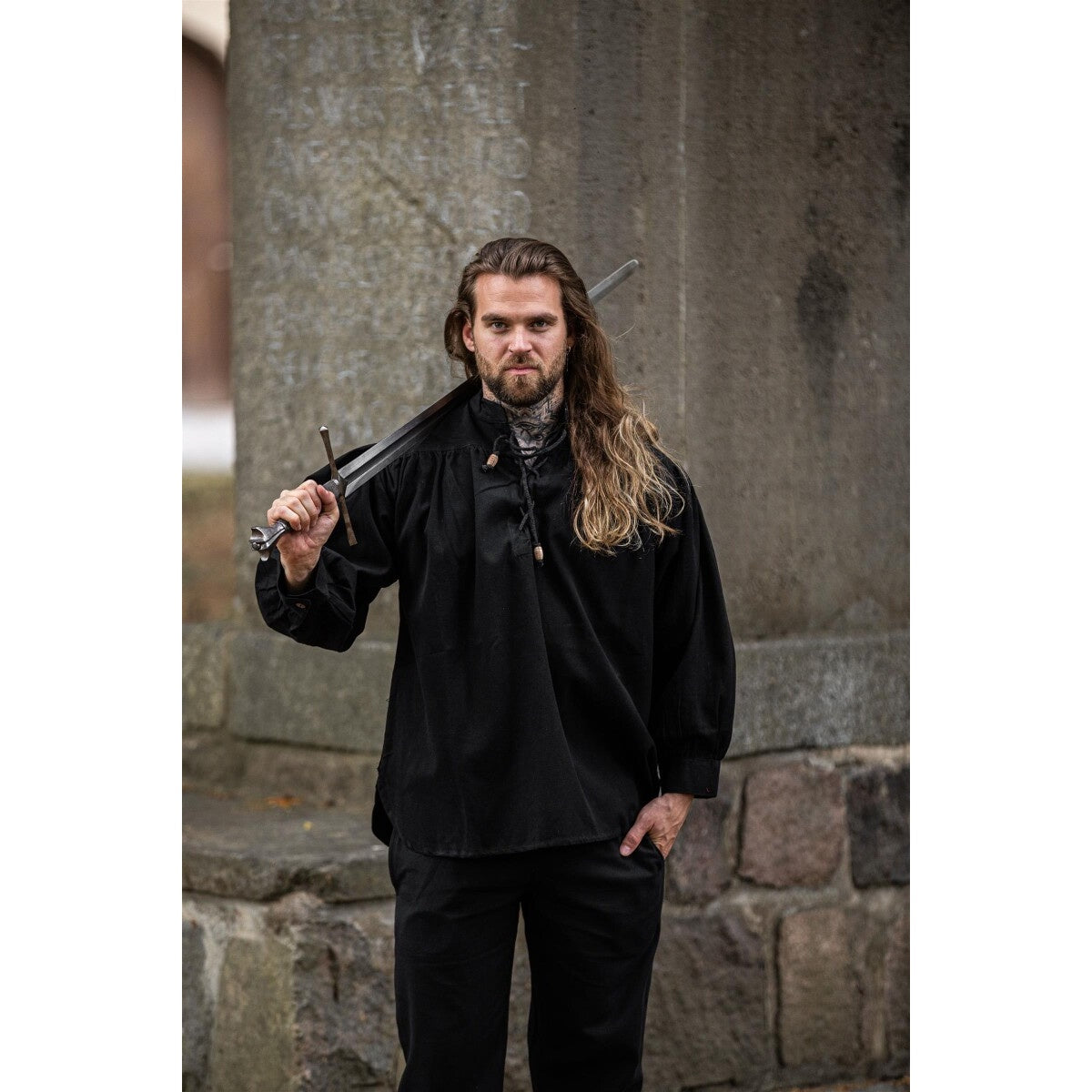Produktbild Medeltida snörskjorta Georg med ståkrage svartmelerad