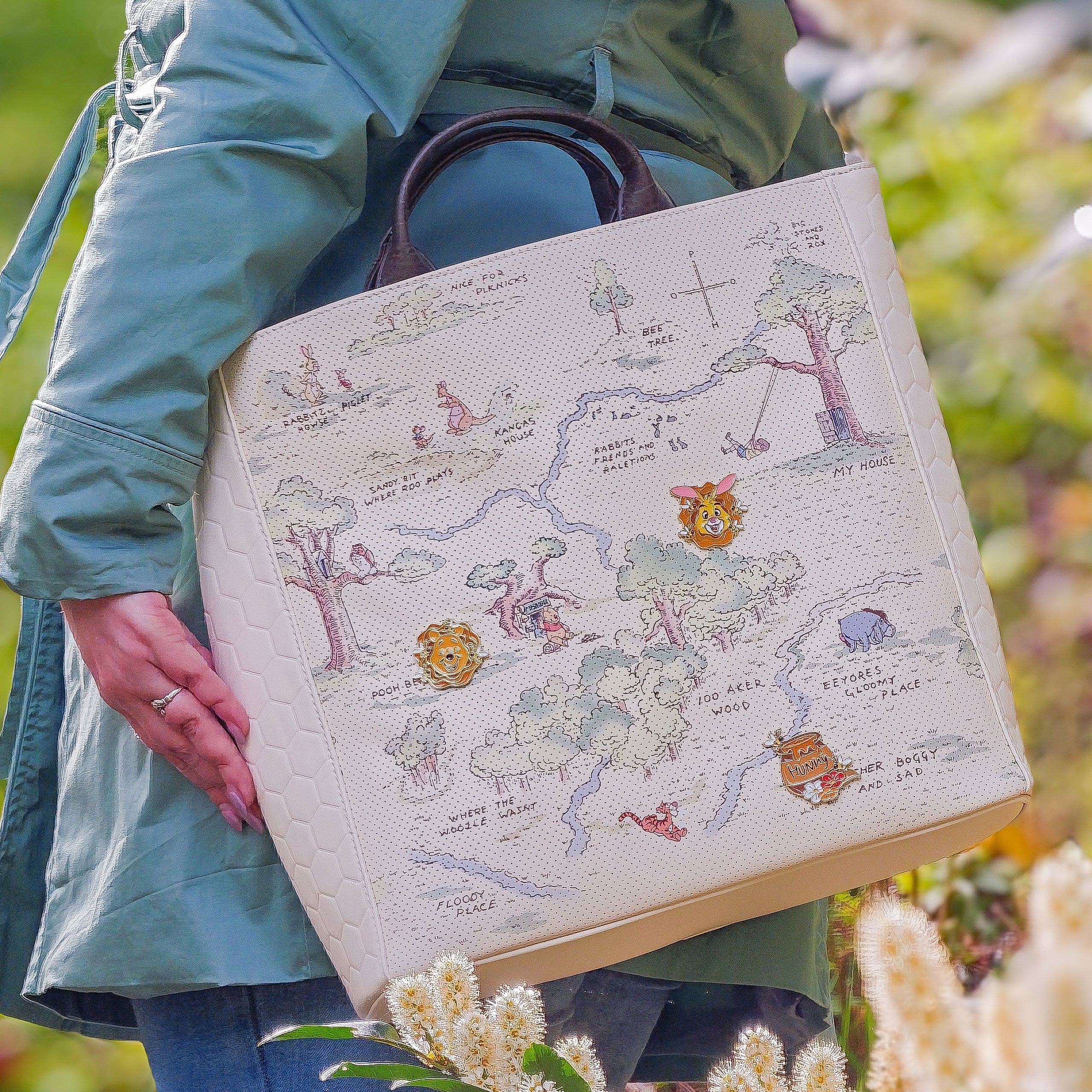 Produktbild Nalle Puh – Hundred Acre Wood crossbody-väska