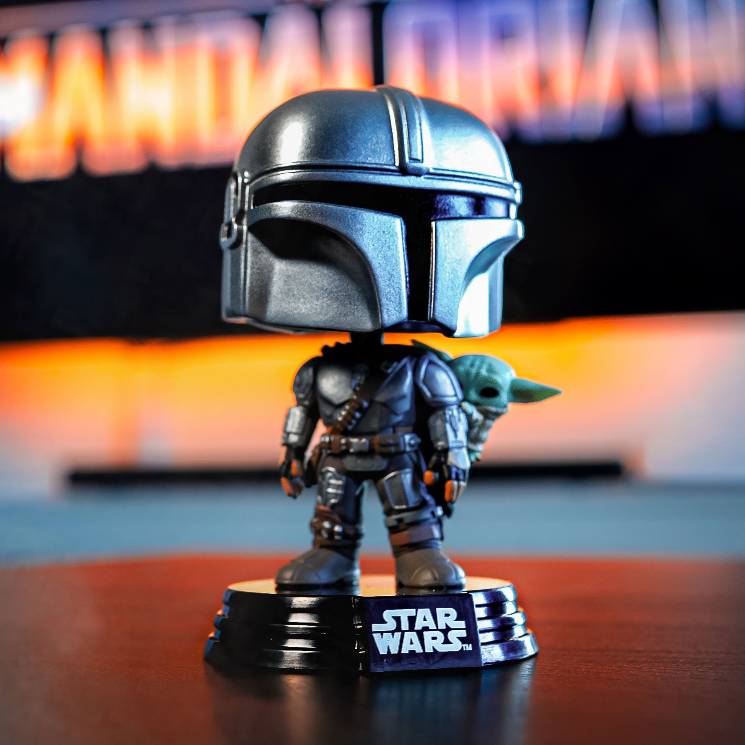 Produktbild Mandalorian med Grogu Funko Pop Bobblehead-figur – Star Wars The Mandalorian