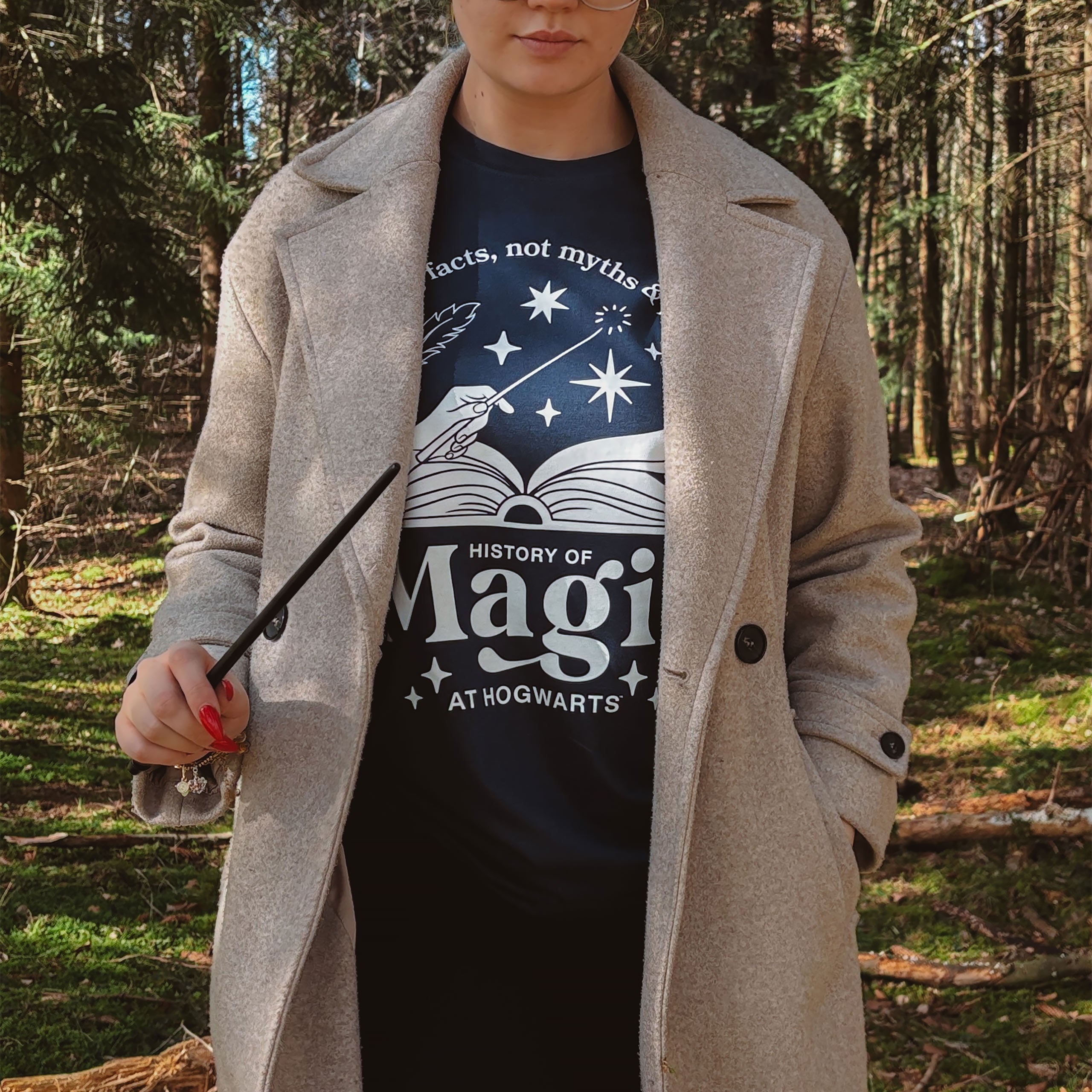 Produktbild History of Magic at Hogwarts T-shirt - Harry Potter