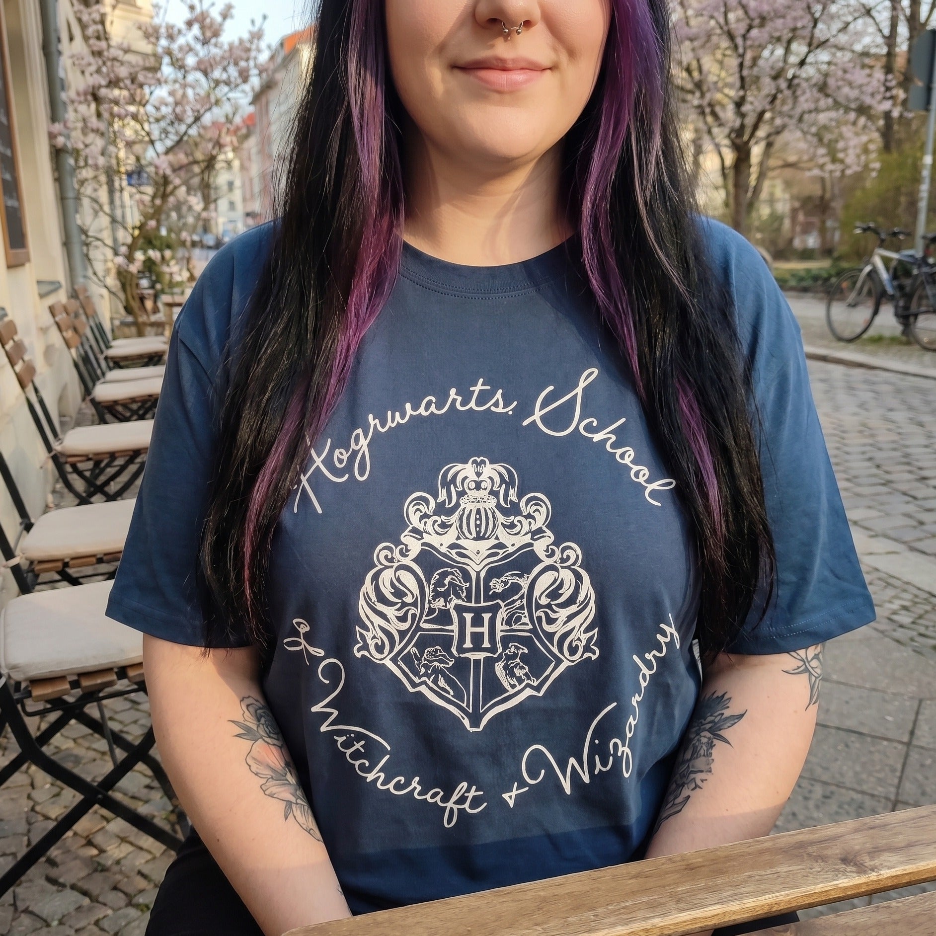 Produktbild Hogwarts-emblem T-shirt blå - Harry Potter