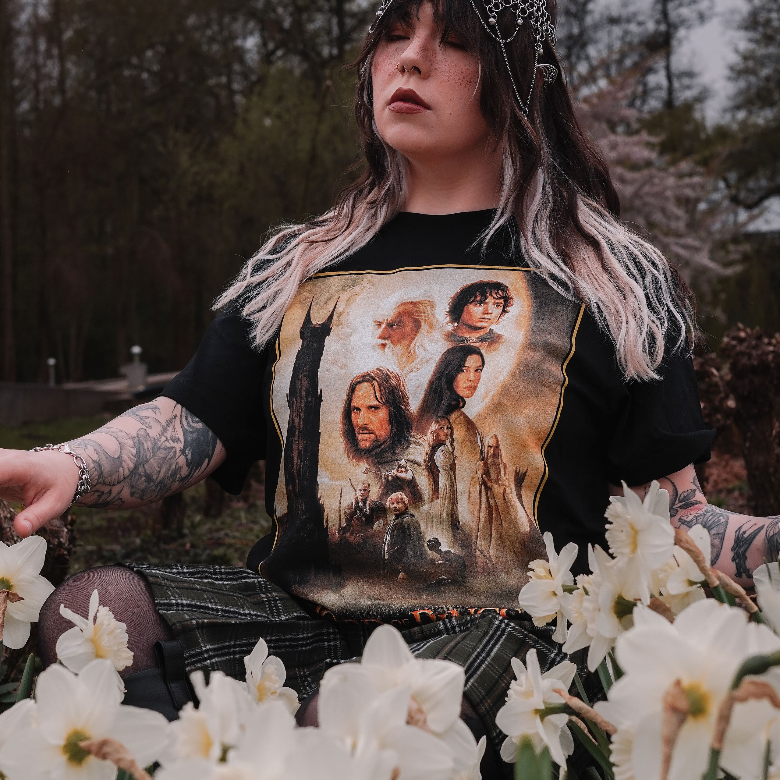 Produktbild De två tornen Poster T-shirt - Sagan om Ringen