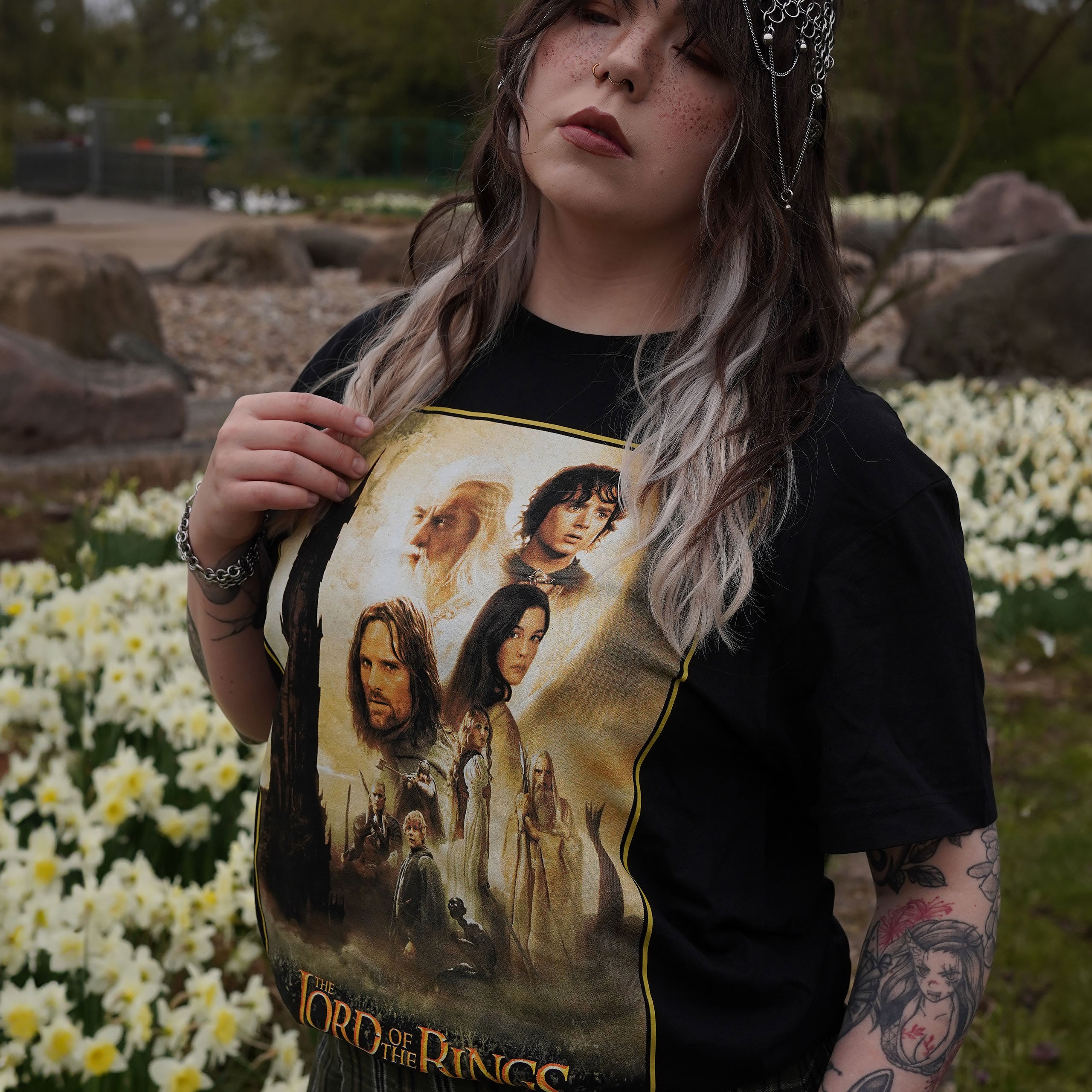 Produktbild De två tornen Poster T-shirt - Sagan om Ringen