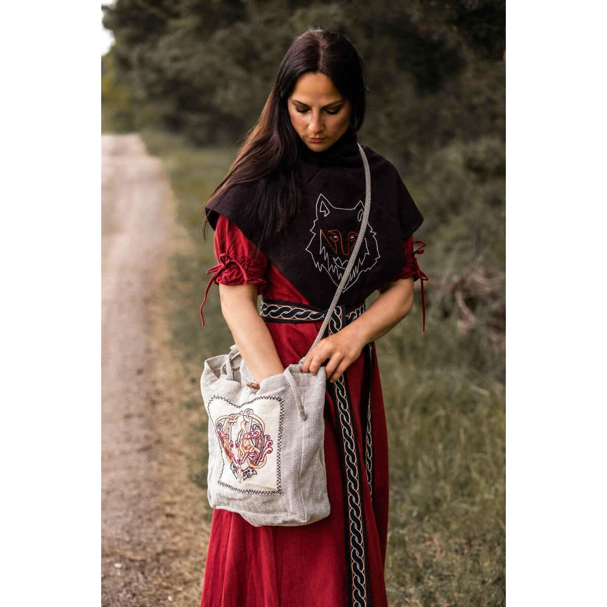 Produktbild Medeltida axelväska Tora med broderi beige