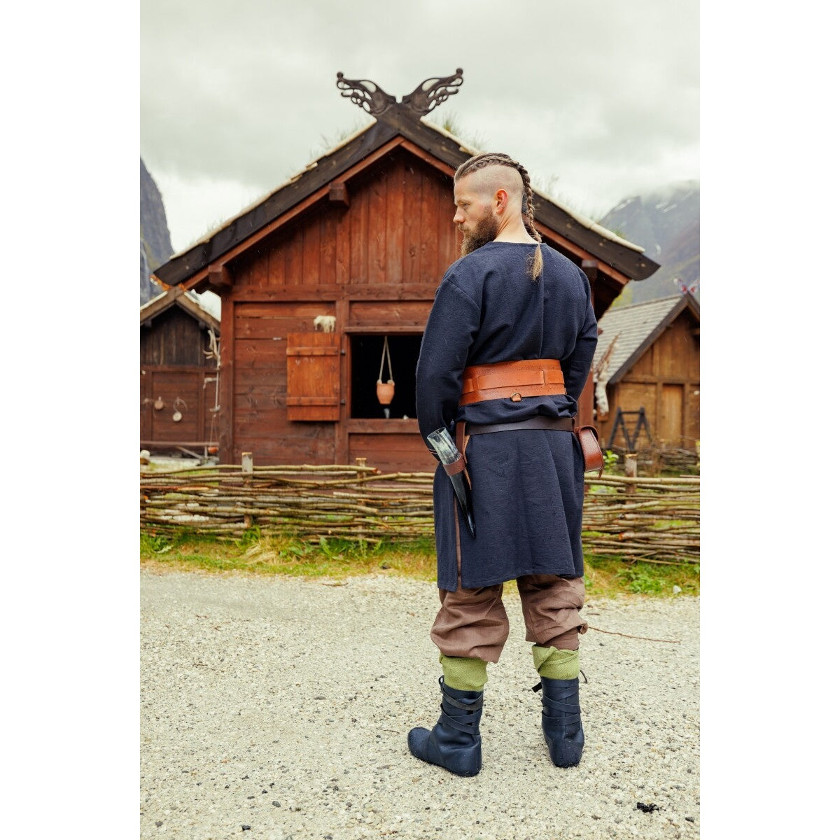 Produktbild Medeltida vikingatunika Hugin & Munin svart