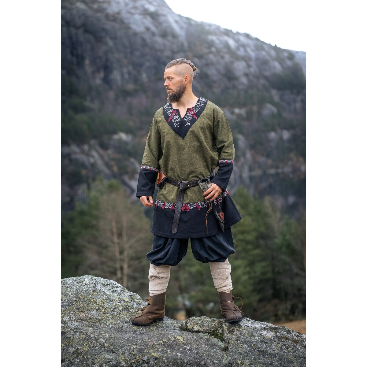 Produktbild Medeltida vikingatunika Freydis oliv