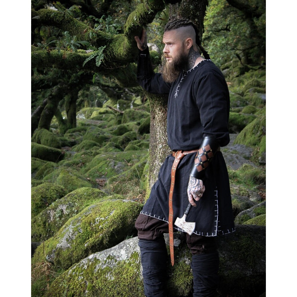 Produktbild Medeltida vikingatunika Erwin svart