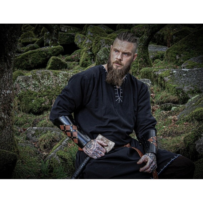 Produktbild Medeltida vikingatunika Erwin svart