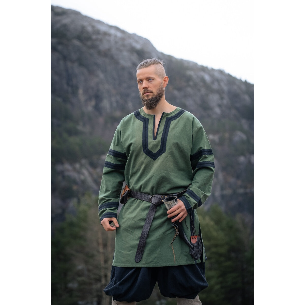 Produktbild Medeltida vikingatunika Bragi grön
