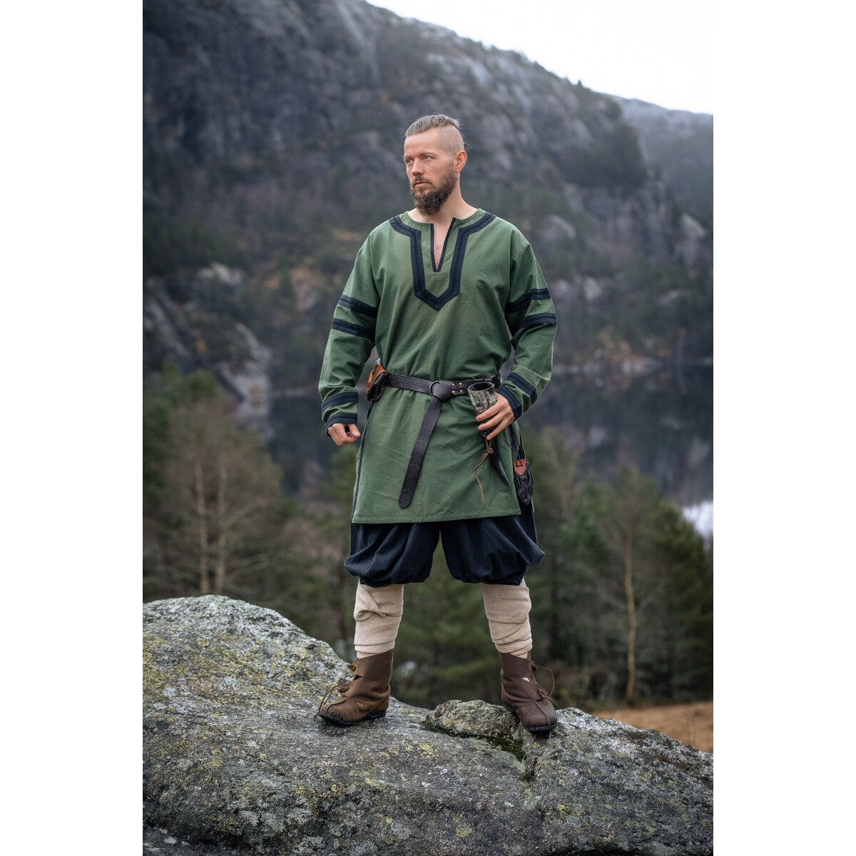 Produktbild Medeltida vikingatunika Bragi grön