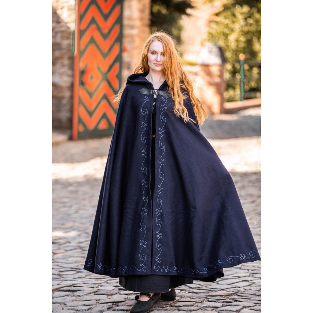 Produktbild Medeltida mantel med broderi och fibula Gesa