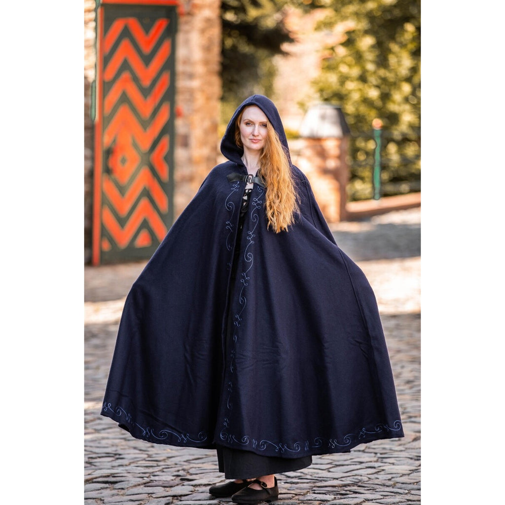 Produktbild Medeltida mantel med broderi och fibula Gesa