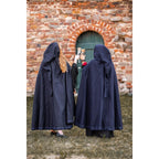 Produktbild Medeltida mantel med broderi och fibula Gesa