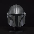 Produktbild Star Wars - Mandalorian mini hjälmreplika på bas